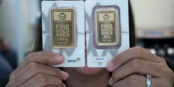 Emas Antam Turun ke Harga Rp973 Ribu Per Gram