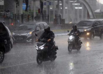 Prediksi Cuaca Hari Ini: Waspada Hujan Disertai Petir di Wilayah Jaksel dan Jaktim