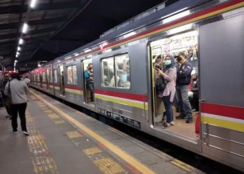 Demi Cegah Kerumunan, Dishub DKI Akan Alihkan Penumpang KRL Tanah Abang