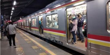 Demi Cegah Kerumunan, Dishub DKI Akan Alihkan Penumpang KRL Tanah Abang