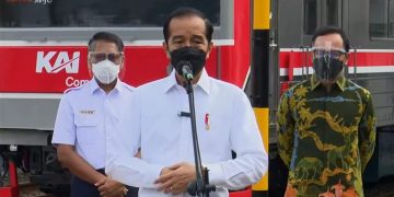 Turun Langsung ke Lapangan, Jokowi Tinjau Pelaksanaan Vaksinasi di Stasiun Bogor