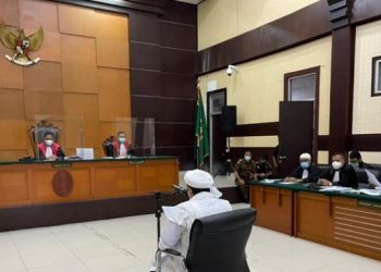 Hakim Jatuhi Pidana Penjara 4 Tahun Kepada Rizieq Shihab