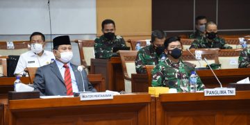 Foto: Panglima TNI Bersama Menhan dan Kepala Staf Angkatan Laksanakan Rapat Kerja Dengan Komisi I DPR RI