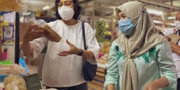Terjun Langsung ke Pasar, Sri Mulyani Sosialisasikan PPN Sembako ke Pedagang