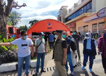 Upaya Wali Kota Bekasi Kosongkan Area Parkir Blok A RSCAM Untuk Penambahan UGD Dengan Tenda BPBD