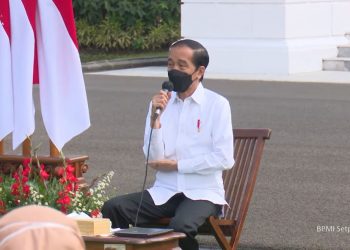 Presiden Jokowi Beri Bantuan Sosial Untuk Pelaku UMKM