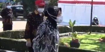 Mensos Luapkan Kekesalannya Lihat Pegawainya Bekerja Tak Maksimal