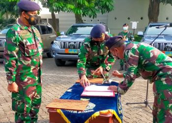 TNI AL Serahkan Kendaraan Dinas T.A. 2021 Dukung Kinerja Satuan di Lapangan