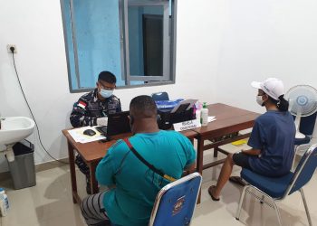 TNI AL Lanjutkan Serbuan Vaksin Masyarakat Maritim Jayapura