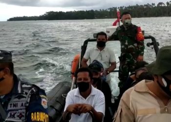 Luar Biasa, TNI AL Jemput Warga Kepulauan Aru Untuk Vaksinasi!