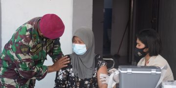 TNI AL Lanjutkan Serbuan Vaksinasi Masyarakat Tanjung Balai Asahan
