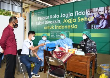 Vaksinator TNI AL Sasar Pelajar Yogjakarta
