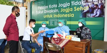 Vaksinator TNI AL Sasar Pelajar Yogjakarta