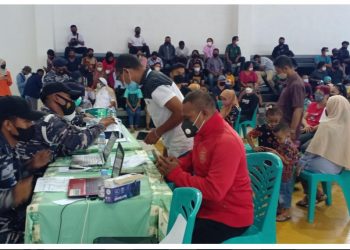 Stand Vaksinasi TNI AL Ramai Diserbu Warga Tual