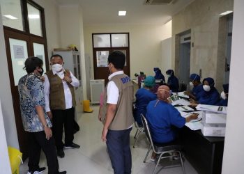 Kepala BNPB Memberikan Bantuan Untuk Posko PPKM dan Isolasi Terpusat di DI Yogyakarta