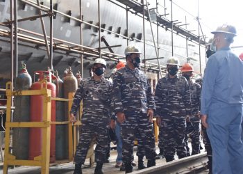 Wakasal Tinjau Proses Produksi Kapal PC TNI AL