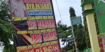 Protes PPKM Darurat Susahkan Masyarakat, Kades Jenar Bikin Baliho Hujat Pemerintah, “Enak Jaman PKI”