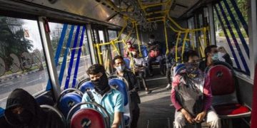Pemerintah Batasi Penumpang Transportasi Umum Selama PPKM Darurat