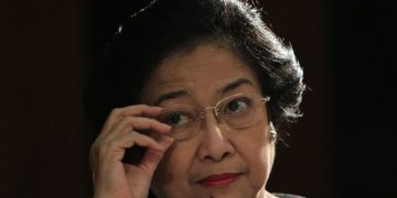 Melihat Jokowi Dikritik Secara Barbar, Megawati Mengaku Menangis