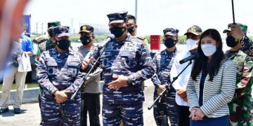 Kasal dan Ketua Komisi I DPR RI Tinjau Serbuan Vaksinasi di Lantamal I Belawan