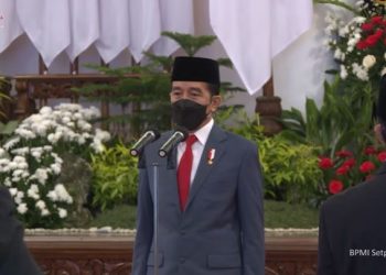 13 Tokoh Bangsa Dapat Tanda Kehormatan Dari Presiden, Alm Artidjo Alkostar Satu Diantaranya
