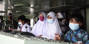 TNI AL Edukasi Pelajar Melalui Serbuan Vaksinasi Maritim “Go To School”
