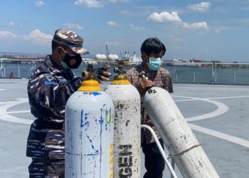 KRI dr. Soeharso-990  Terus Suplai Kebutuhan Oxygen
