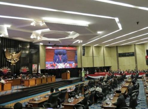 Fraksi PDIP dan PSI DPRD DKI Jakarta menolak perubahan Rencana Pembangunan Jangka Menengah Daerah (RPJMD) 2017-2020 yang diajukan Gubernur DKI Anies Baswedan. Ilustrasi (CNN Indonesia/ Adhi Wicaksono)