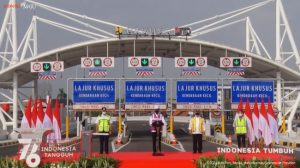 Jalan tol dalam kota segmen Kelapa Gading-Pulo Gebang(Youtube Sektretariat Presiden)