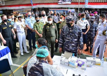 TNI AL Gelar Serbuan Vaksin Sambut Pelaksanaan IMSS 2021