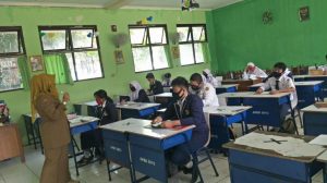 Illustrasi Sejumlah sekolah di Kota Bekasi melakukan simulasi belajar tatap muka, Senin (3/8). Foto: Eva Rianti Illustrasi Sejumlah sekolah di Kota Bekasi melakukan simulasi belajar tatap muka, Senin (3/8). Foto: Eva Rianti