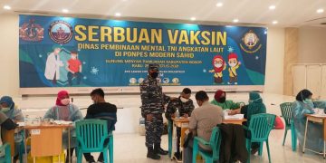 Serbuan Vaksinasi TNI AL Sasar Pesantren di Bogor
