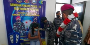 TNI AL Gelar Serbuan Vaksinasi di Pulau Terluar