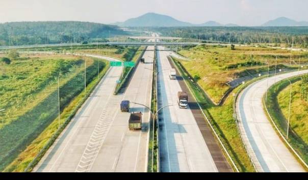 Jalan Tol Bakauheni-Terbanggi Besar. Bagian dari ruas Tol Trans-Sumatera (Sumber: Hutama Karya)