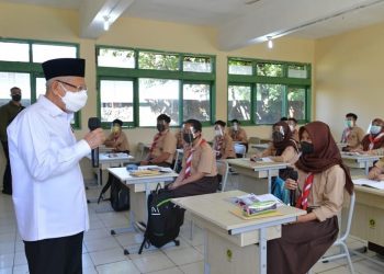 Wapres Ma’ruf Amin Tinjau PTM dan Vaksinasi COVID-19 di Kabupaten Bogor