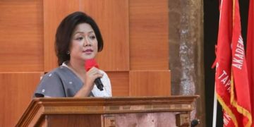 Hadiri Wisuda Akper Pemkab Taput, Satika Simamora: Lakukan Pelayanan Berdasarkan Kasih dan Ketulusan