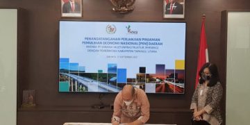 Bupati Taput Tandatangani Perjanjian Dana PEN dengan PT SMI (Persero) Rp 73 Milyar