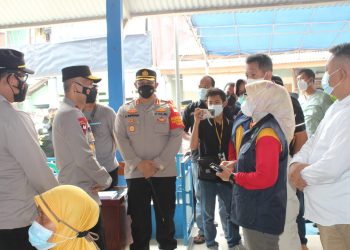 Camat Bekasi Timur Dampingi Wakapolda Tinjau Pelaksanaan Vaksinasi Bagi Masyarakat