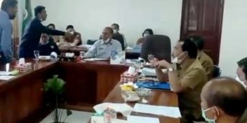 Idih Kampungan Banget, Rapat APBD DPRD Humbang Hasundutan Sumut Ricuh