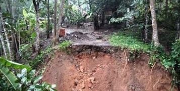 Tanah Longsor Mengakibatkan Sebanyak 15 Rumah Warga Tasikmalaya Rusak Ringan Hingga Sedang