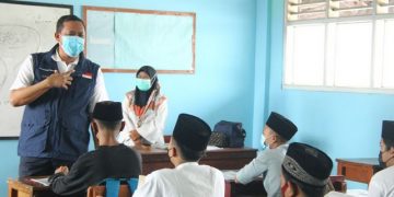 SEKOLAH SUDAH TATAP MUKA, TRI ADHIANTO TINJAU PENERAPAN PROKESNYA