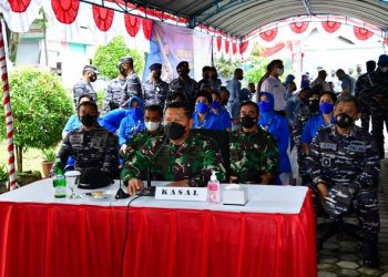 Kasal Tinjau Serbuan Vaksinasi Serentak di Jajaran Lantamal XIII Tarakan