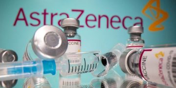 Ilustrasi vaksin AstraZeneca. (REUTERS/DADO RUVIC)