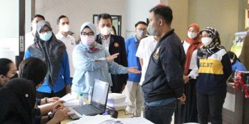 GEBYAR VAKSIN DI KECAMATAN BEKASI TIMUR, PMI BERKOLABORASI KARANG TARUNA, KNPI DAN HIPMI TARGETKAN TINGKATKAN HERD IMMUNITY WARGA KOTA BEKASI