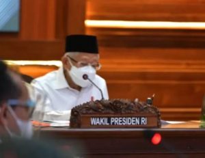 Wapres Ma’ruf Amin memimpin Rapat Koordinasi Percepatan Penanggulangan Kemiskinan Ekstrem dari Sisi Pemberdayaan Ekonomi di Jatim, di Gedung Negara Grahadi Surabaya, Kamis (30/09/2021). (Foto: Setwapres)