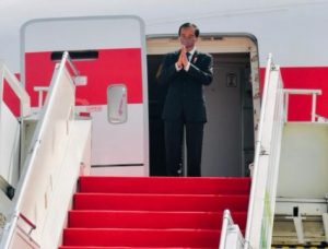 Presiden Jokowi bertolak menuju Roma, Italia, dari Bandara Internasional Soekarno-Hatta, Tangerang, Banten, Jumat (29/10/2021) pagi. (Foto: BPMI Setpres/Laily Rachev)
