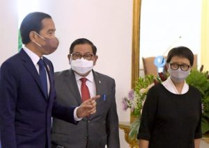 Presiden Jokowi didampingi Menlu Retno LP Marsudi pada KTT ke-1 ASEAN-Australia secara virtual di Istana Kepresidenan Bogor, Jawa Barat, Rabu (27/10/2021) (Foto: BPMI Setpres/Kris)