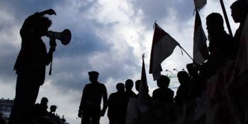 Aksi Demo Mahasiswa dan Buruh di Depan Istana Hari Ini