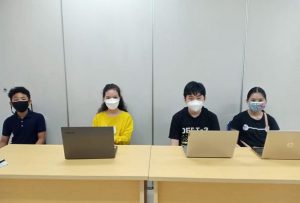 Tim Lomba Cerdas Cermat Rohani DKI Jakarta: Kimberly Adi Putri (paling kanan), Jonathan Ernest Poniran (kedua dari kanan), Priscila Angelica Catherine Tulis (ketiga dari kanan), dan Frans (paling kiri). (Foto: Whatsapp Ferdi)