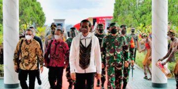 Tiba di Papua, Presiden disambut Tarian Selamat Datang